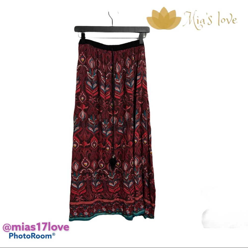 Angie women long skirt size M